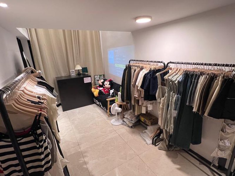 汇川区服装店:走进时尚前沿的新窗口